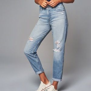 Abercrombie & Fitch boyfriend jeans